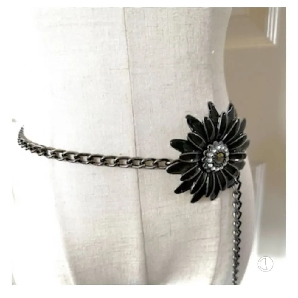 Flower rhinestone chain belt